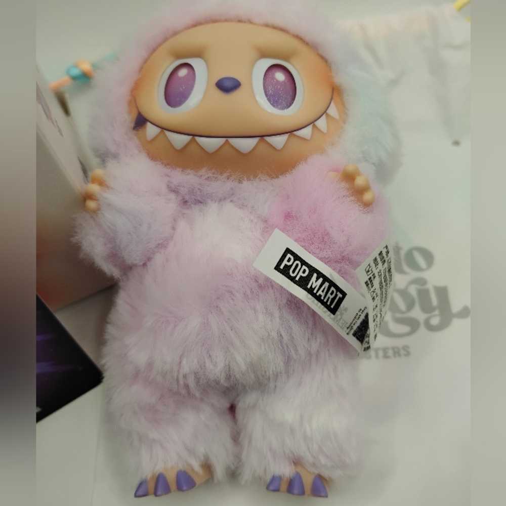 Big Into Energy Confirmed "Luck" Includes An Adorable Purple Outfit - Picture 14 of 15